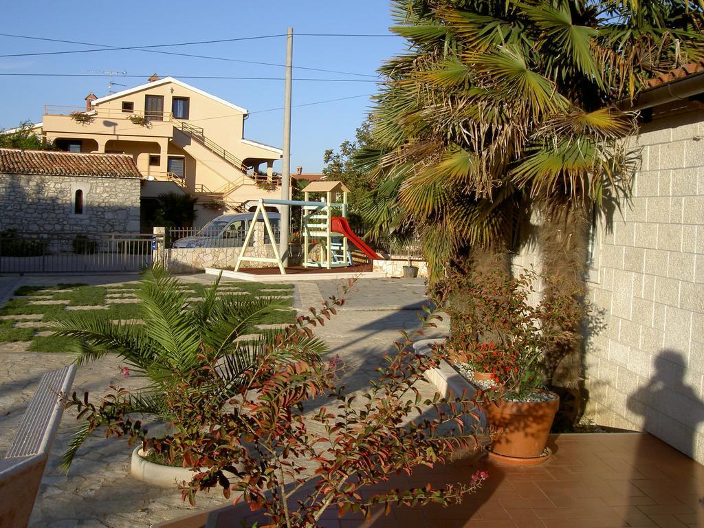 Apartments Kori Funtana Exterior foto
